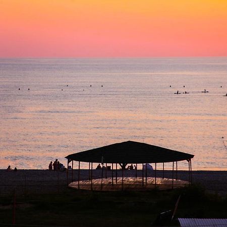 Guest House 99 Batumi Kültér fotó