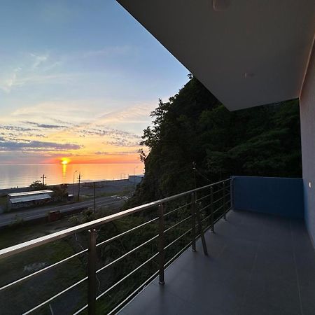 Guest House 99 Batumi Kültér fotó