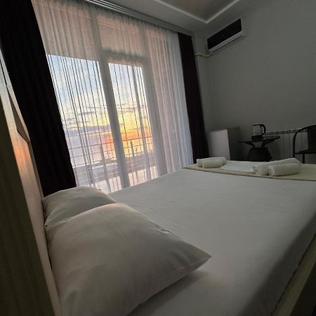 Guest House 99 Batumi Kültér fotó