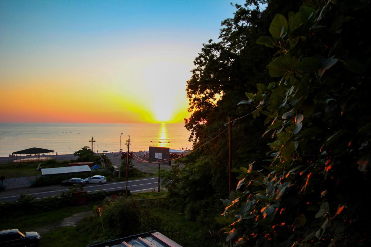 Guest House 99 Batumi Kültér fotó