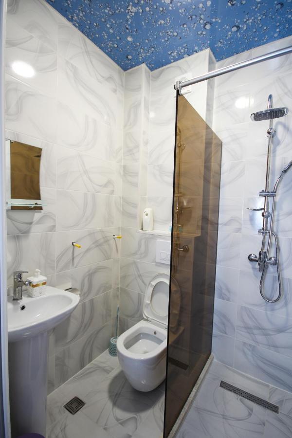 Guest House 99 Batumi Kültér fotó