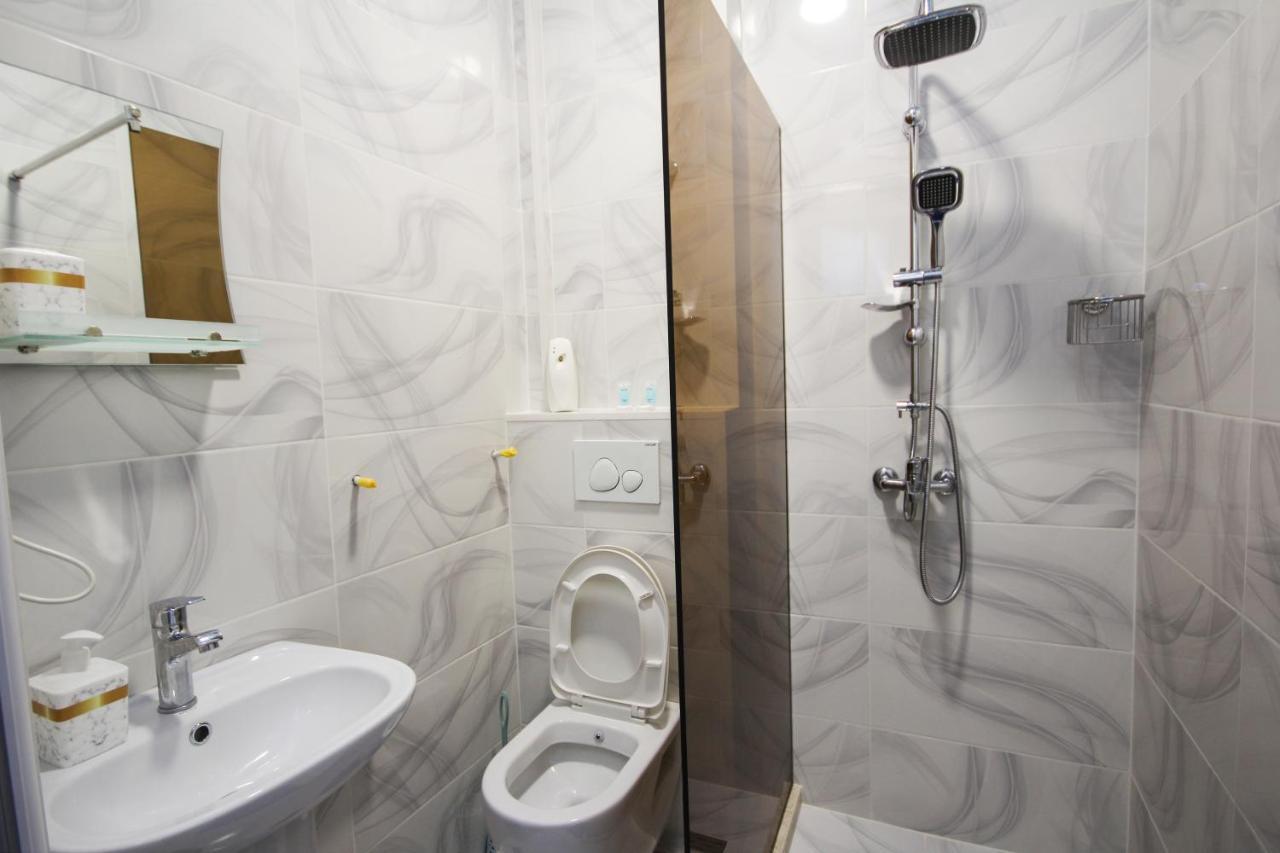Guest House 99 Batumi Kültér fotó