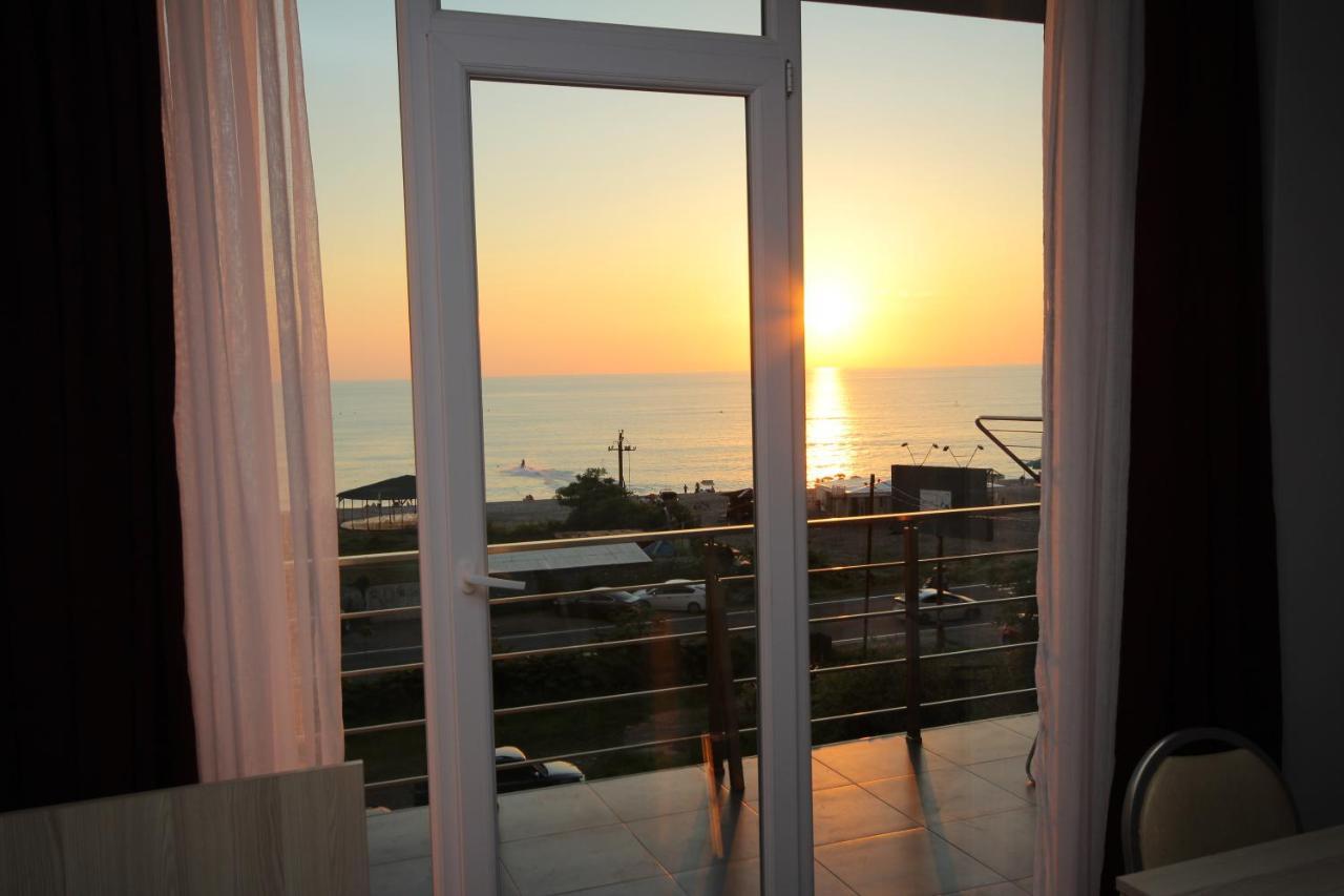 Guest House 99 Batumi Kültér fotó