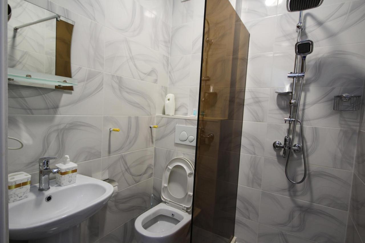 Guest House 99 Batumi Kültér fotó