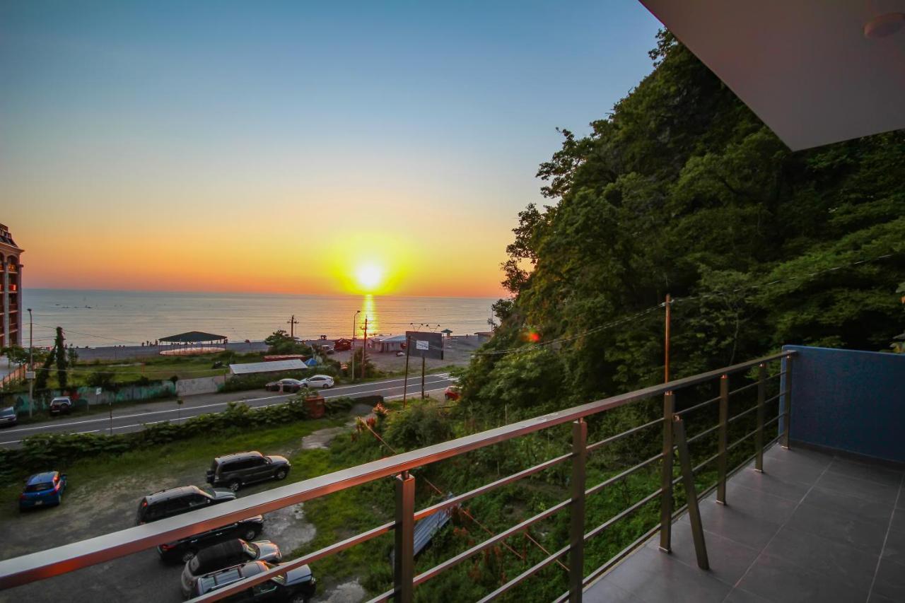 Guest House 99 Batumi Kültér fotó