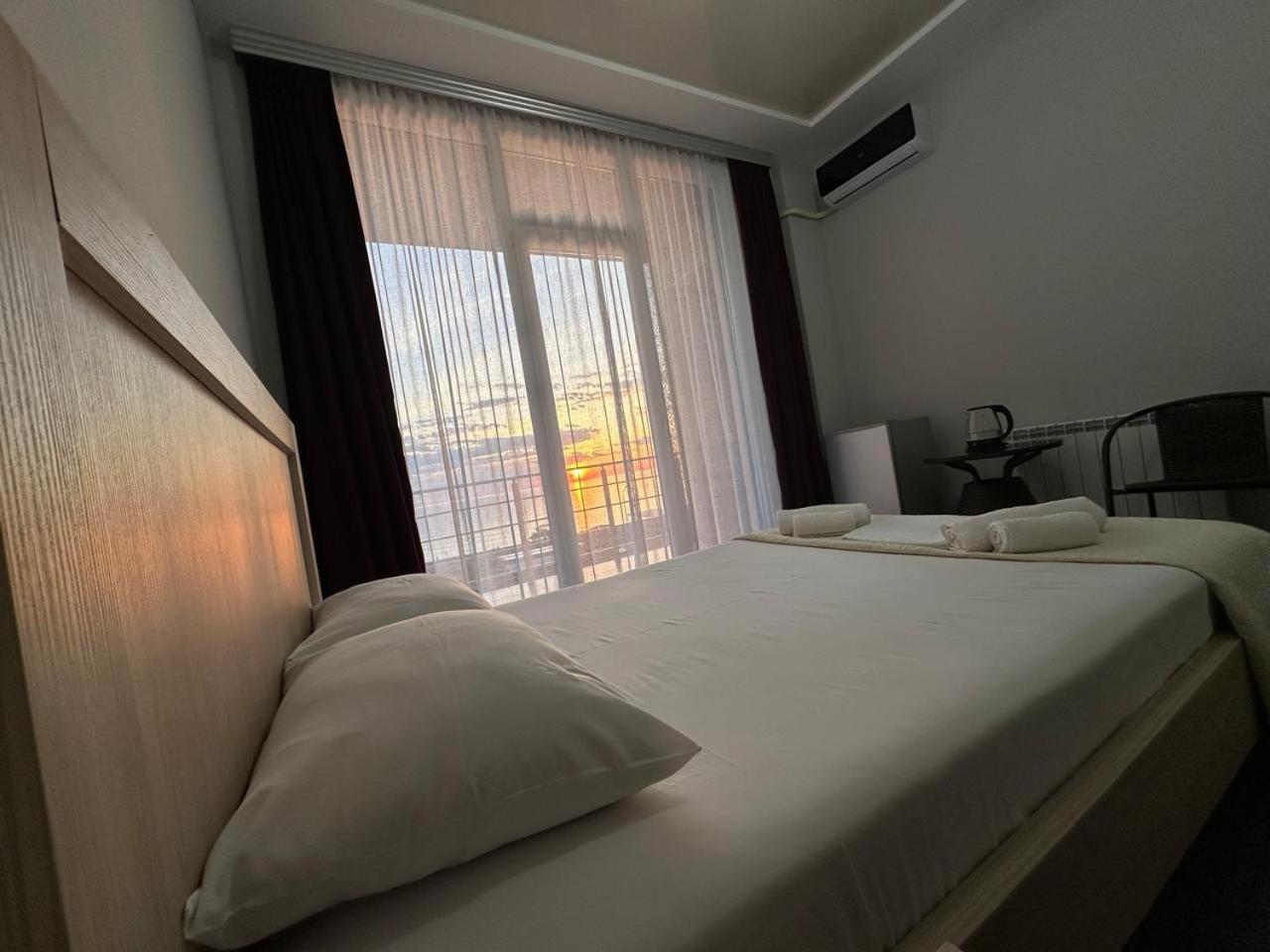 Guest House 99 Batumi Kültér fotó