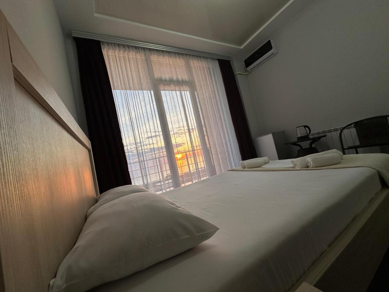 Guest House 99 Batumi Kültér fotó
