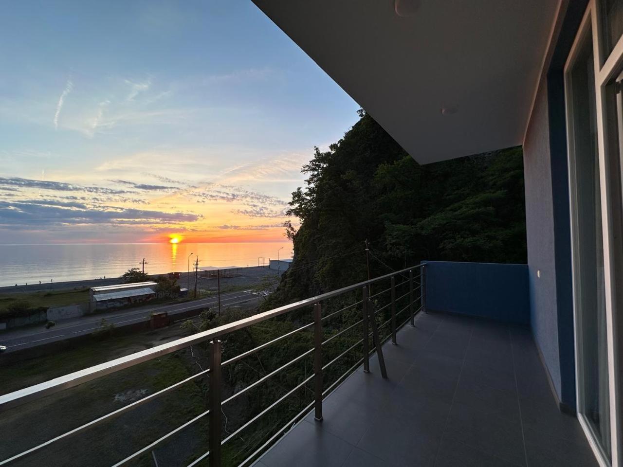 Guest House 99 Batumi Kültér fotó