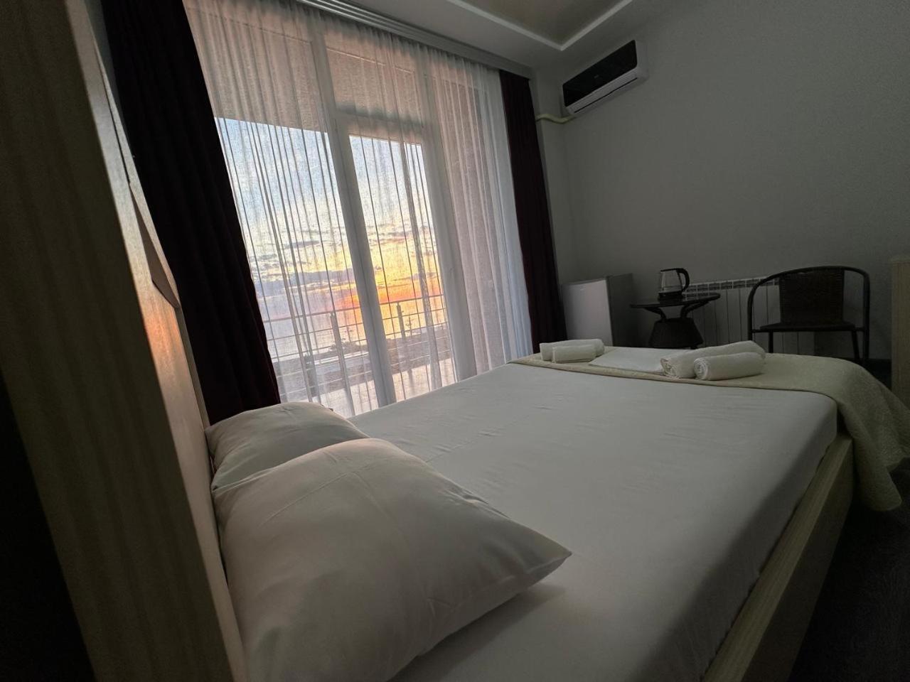 Guest House 99 Batumi Kültér fotó